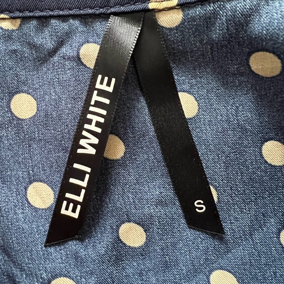 Dark blue blouse from Boohoo. Wore it once - Picture 2 of 3